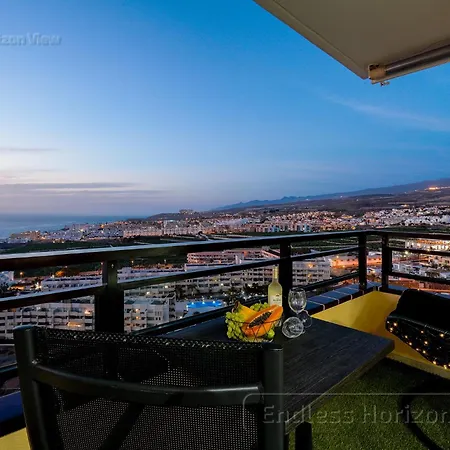 Endless Horizon View - Free Private Parking Including & Guest Bonus アパート *