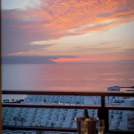 Apartment Endless Horizon View - Free Private Parking Including & Guest Bonus *