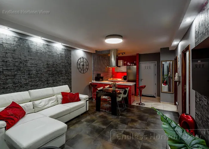 Endless Horizon View - Free Private Parking Including & Guest Bonus *